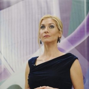Elizabeth Mitchell in una scena dell'episodio Concordia di V