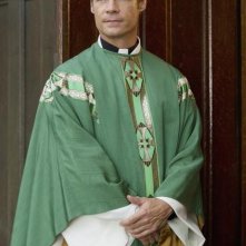 Joel Gretsch in una scena dell'episodio Unholy Alliance di V