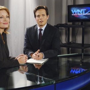 Ona Grauer e Scott Wolf in una scena dell'episodio Concordia di V