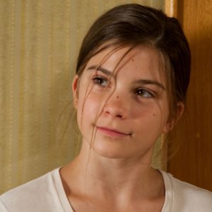 Primo piano di Tehilla Blad dal film Beyond