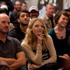 Andrea Lowe e Mark Womack nel film Route Irish