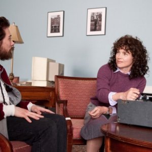 Lou Taylor Pucci e Julia Ormond nel film The Music Never Stopped