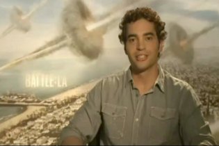 World Invasion - Trailer Italiano 2 con saluto di Ramon Rodriguez