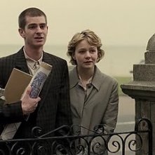 Andrew Garfield e Carey Mulligan insieme nel film Never Let Me Go