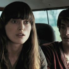 Keira Knightley ed Andrew Garfield nel film Never Let Me Go