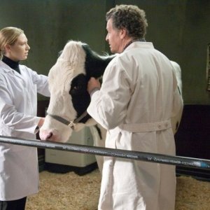 Anna Torv e John Noble in una scena dell'episodio Stowaway di Fringe
