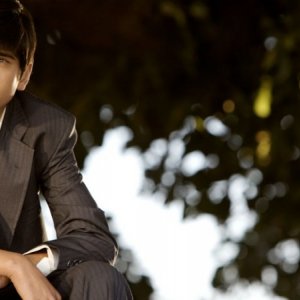 Il giovane Aqib Khan in un'immagine di West Is West