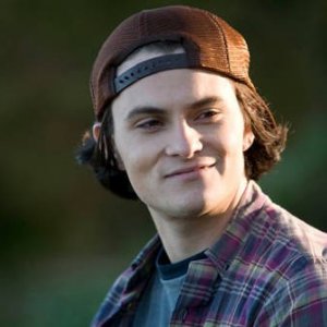 Shiloh Fernandez nel film Skateland