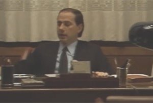 Un giovane Silvio Berlusconi  in una scena del documentario Silvio Forever