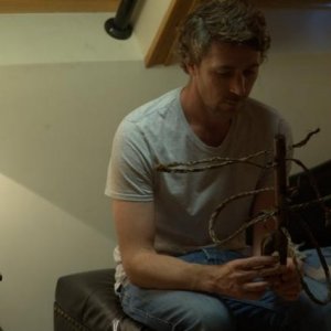 Aidan Gillen in una scena dell'horror Wake Wood