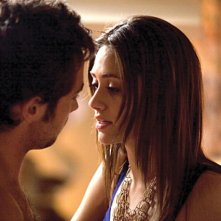 Emmy Rossum e Justin Chatwin nel pilot della serie Shameless