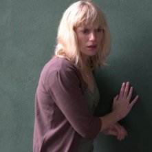 Eva Birthistle in una scena dell'horror Wake Wood