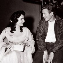 La Taylor e James Dean sul set de Il Gigante