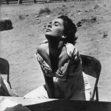 Una splendida Liz Taylor sul set de Il Gigante