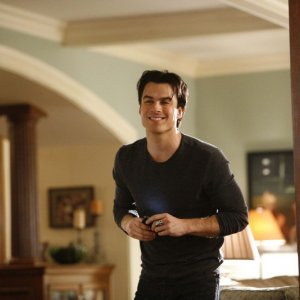 Damon (Ian Somerhalder) in una sequenza dell'episodio By the Light of the Moon di Vampire Diaries