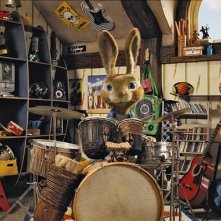 C.P. un coniglio batterista nel film Hop