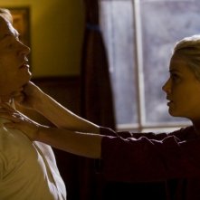 Jared Harris e Amber Heard in una scena di The Ward