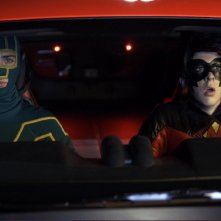 Kick-Ass (Aaron Johnson) e Red Mist (Christopher Mintz-Plasse), compagni d'avventura in Kick-Ass