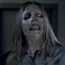 Una immagine spettrale di The Ward di John Carpenter (2010)