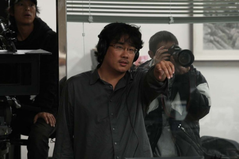 Bong Joon-ho guida la protesta contro polizia e media dopo il suicidio dell'attore Lee Sun-kyun