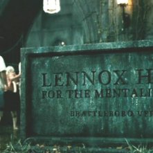 L'ingresso del manicomio nel film Sucker Punch