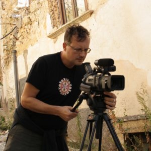 Paolo Pisanelli a Villa Sant'Angelo nel film Ju tarramutu