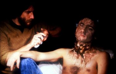 Griffin Dunne con Rick Baker sul set di Un lupo mannaro americano a Londra