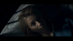 The Ward - Il reparto - Clip 'Dei vestiti per te'