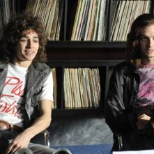 Ben Barnes e Robert Sheehan, protagonisti del film Killing Bono