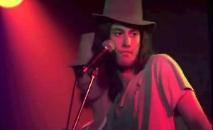 Ben Barnes nel film Killing Bono