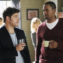 Adam Pally e Damon Wayans Jr. nel pilot di Happy Endings