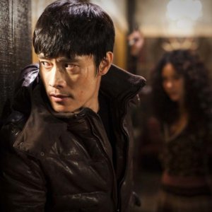 Un primo piano di Lee Byung-hun in I Saw the Devil