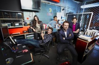 Una foto promozionale del cast della serie Breaking In