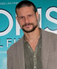 Una foto dell'attore Andrea Sartoretti