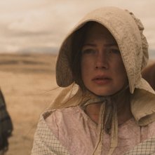 Primo piano di Michelle Williams dal film Meek's Cutoff