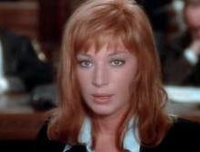 Monica Vitti in una scena di A mezzanotte va la ronda del piacere
