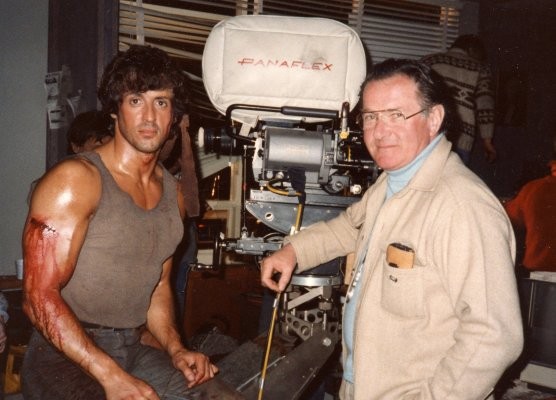 Sylvester Stallone accanto a Ted Kotcheff sul set di Rambo