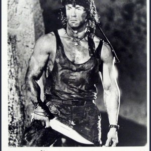 Sylvester Stallone in una sequenza di Rambo 3