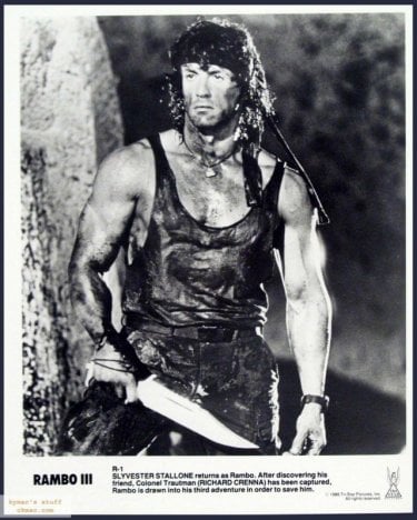 Sylvester Stallone in una sequenza di Rambo 3