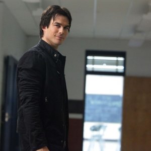 L'affascinante Ian Somerhalder nell'episodio Brave New World di Vampire Diaries