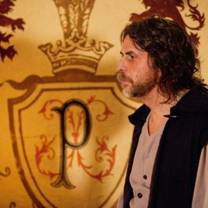 Oleg Sapoundjieva è il Mr. Petrova nell'episodio Katerina di Vampire Diaries