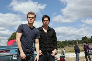 Paul Wesley e Ian Somerhalder sul set dell'episodio Rose di Vampire Diaries