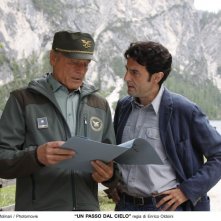 Terence Hill e Enrico Ianniello, i due protagonisti della serie Un passo dal cielo