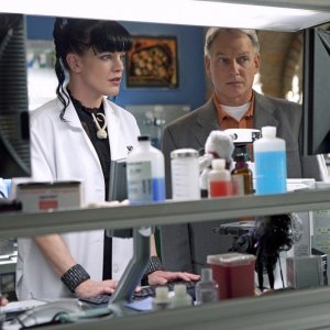 Pauley Perrette e Mark Harmon nell'episodio Tell-All di NCIS