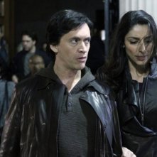 Clifton Collins Jr e Necar Zadegan nell'episodio Face Off di The Event
