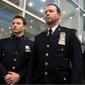Donnie Wahlberg e Will Estes nell'episodio Dedication di Blue Bloods