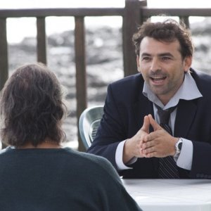 Fabrizio Buompastore in una scena del film Se sei così, ti dico di sì