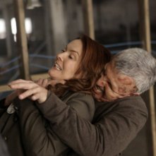 Laura Innes e Jack Stehlin nell'episodio Turnabout di The Event