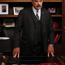 Tom Selleck in una scena dell'episodio Chinatown di Blue Bloods