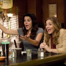 Angie Harmon e Sasha Alexander in una scena dell'episodio The Beast in Me di Rizzoli & Isles